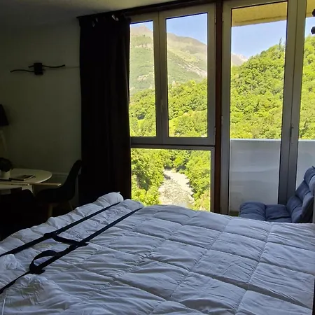 Apartment Avec Balcon Proche Et Thermes